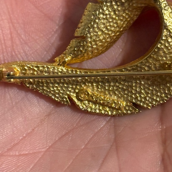 Two Brooch Bundle - Picture 4 of 7